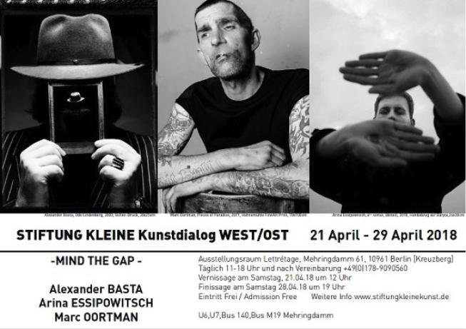 Plakat MIND THE GAP 2018 mit drei Schwarz-Weiß-Fotografien von Alexander Basta, Marc Oortman und Arina Essipowitsch
